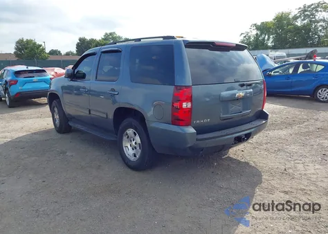 2010 Chevrolet Tahoe Ls z USA, uszkodzony, nr VIN 1GNUKAE05AR222936